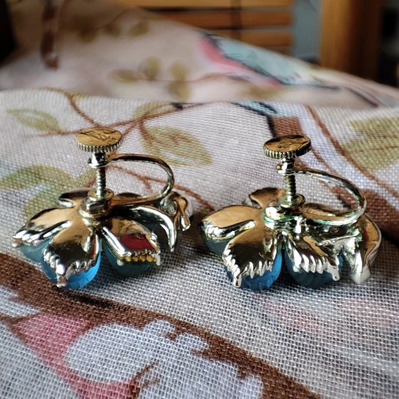 Lisner Ombre Silver Rhodium Plate Screw Back Fruit Salad Earrings Molded Plastic - Picture 5 of 7